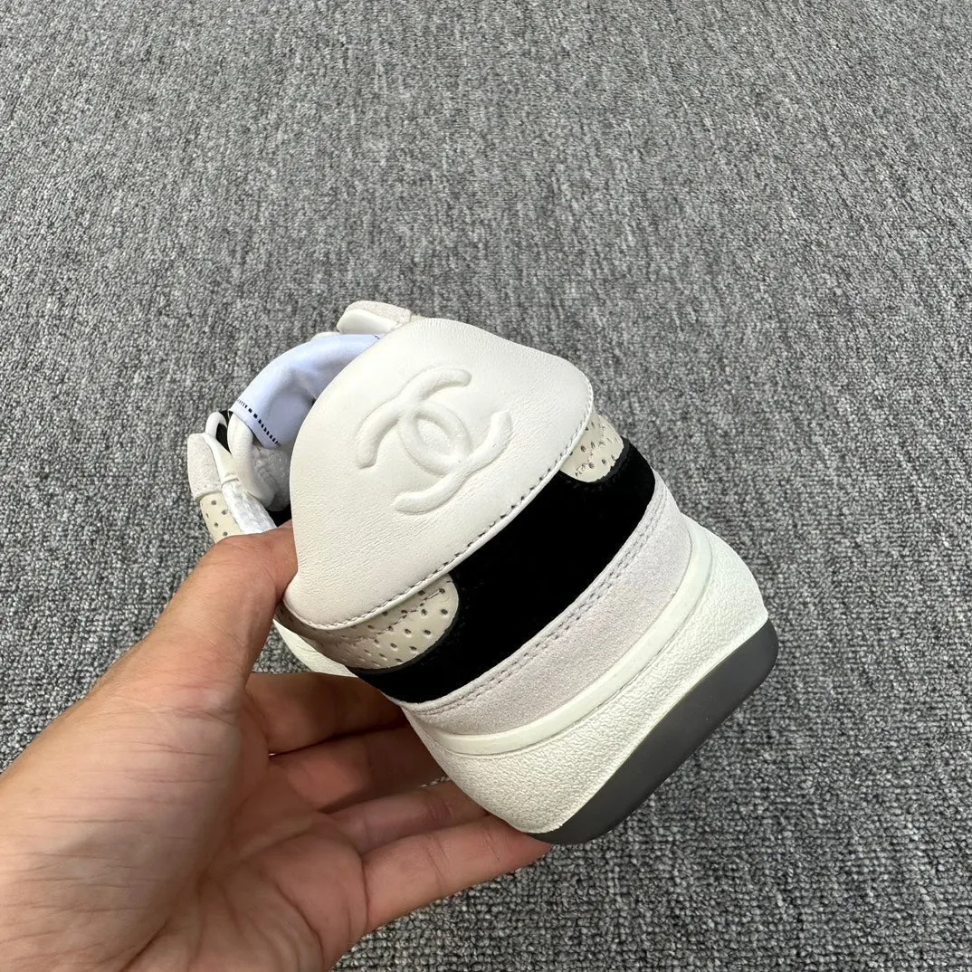 CC LOW-TOP SNEAKERS