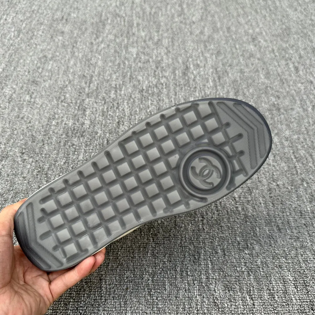 CC LOW-TOP SNEAKERS