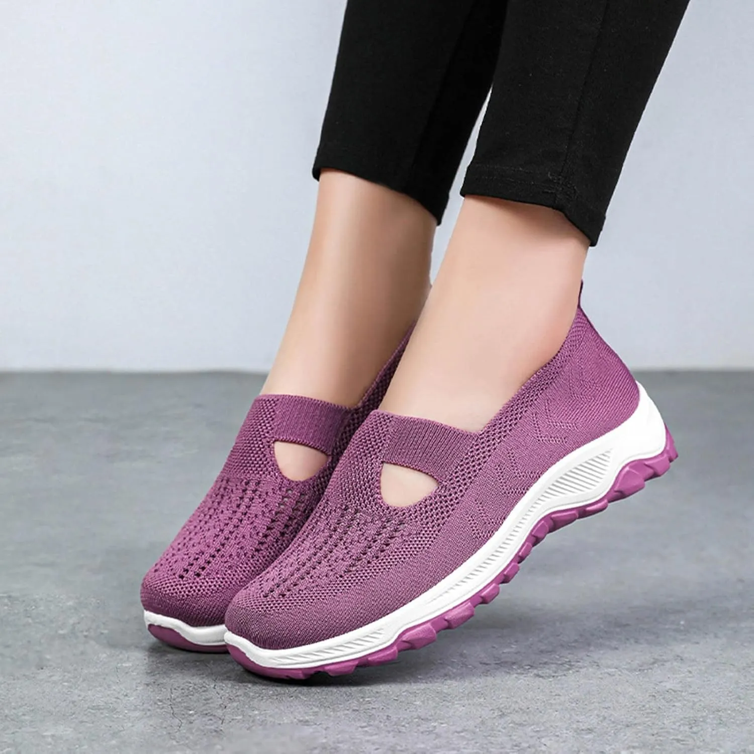 Fashion Summer Women Sports Shoes Flat Bottom Non Slip Mesh Hollow Upper Breathable Soft Women Summer Casual Sandals