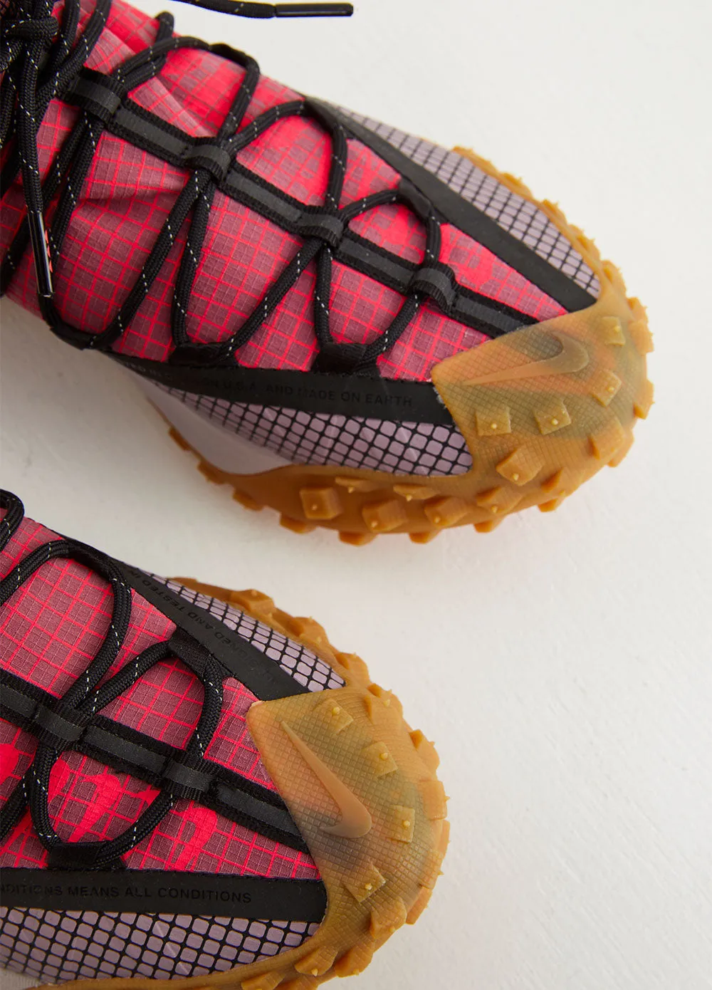 Mountain Fly Low Sneakers